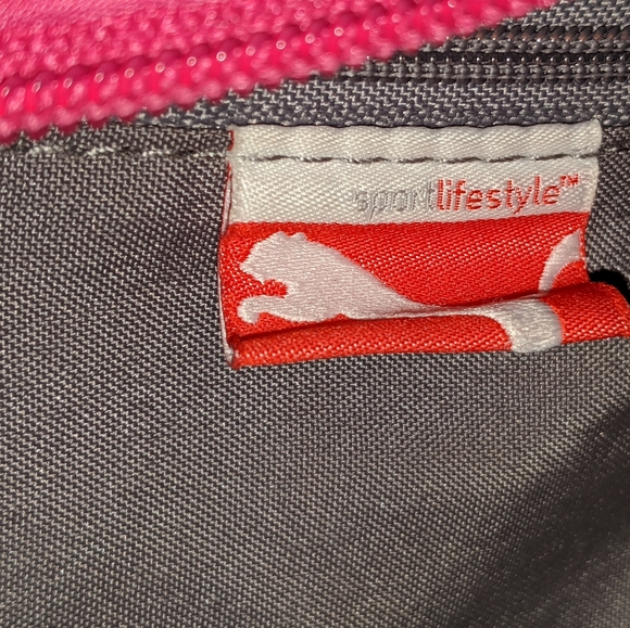 Puma/ Barbiecore 🩷 pink and gray gym bag - Picture 3 of 8
